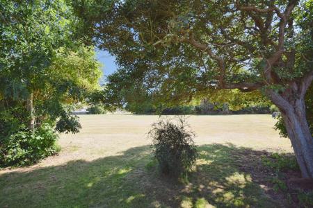 3 bedroom Bungalow for sale in Beckett Close, Skegness, PE25