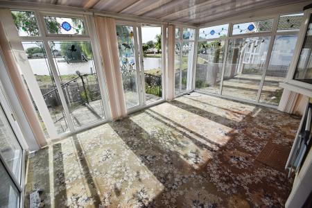 3 bedroom Park home for sale in Kingfisher Drive, Skegness, PE25