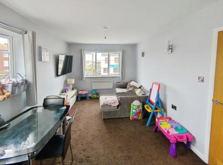 2 bedroom Flat for sale in Manor Court, Roman Bank, Skegness, PE25