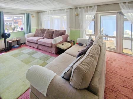 2 bedroom Park home for sale in Kingfisher Drive, Skegness, PE25