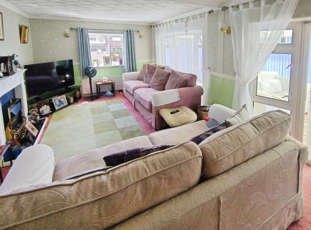 2 bedroom Park home for sale in Kingfisher Drive, Skegness, PE25