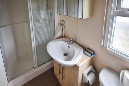 2 bedroom Caravan for sale in Chapel Hill Marina & Caravan Park, Tattershall, LN4