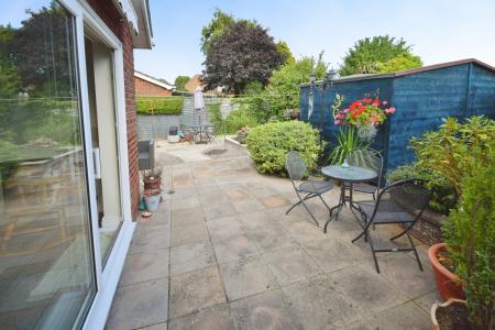 2 bedroom Detached bungalow for sale in Field Lane, Friskney, PE22