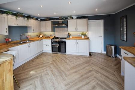 4 bedroom Bungalow for sale in Church Lane, Skegness, PE25