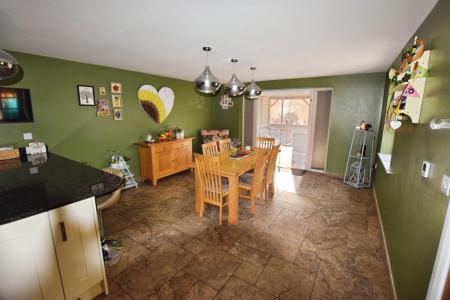4 bedroom Detached house for sale in Hasthorpe Road Sloothby, Sloothby, LN13