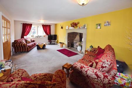 4 bedroom Detached house for sale in Hasthorpe Road Sloothby, Sloothby, LN13