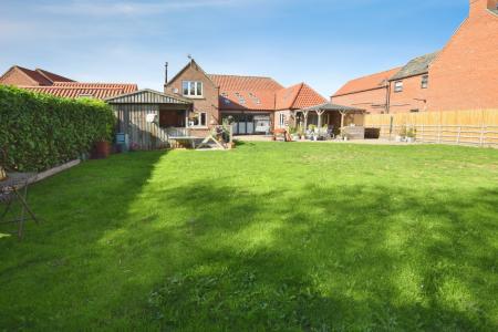 4 bedroom Detached house for sale in Hasthorpe Road Sloothby, Sloothby, LN13
