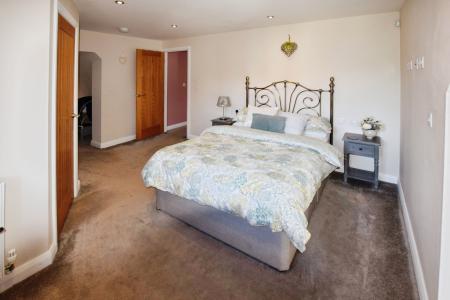 4 bedroom Detached house for sale in Hasthorpe Road Sloothby, Sloothby, LN13