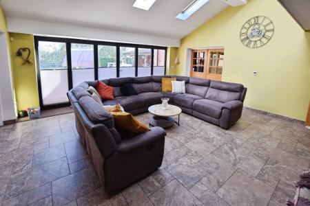 4 bedroom Detached house for sale in Hasthorpe Road Sloothby, Sloothby, LN13
