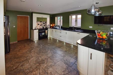 4 bedroom Detached house for sale in Hasthorpe Road Sloothby, Sloothby, LN13