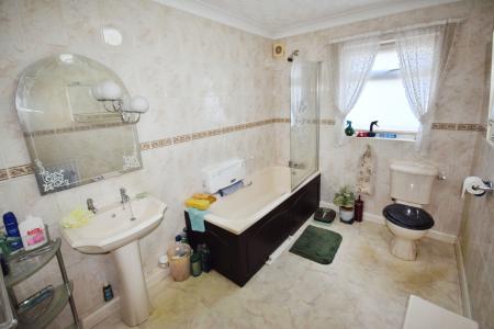 3 bedroom Bungalow for sale in Church Lane, Skegness, PE25