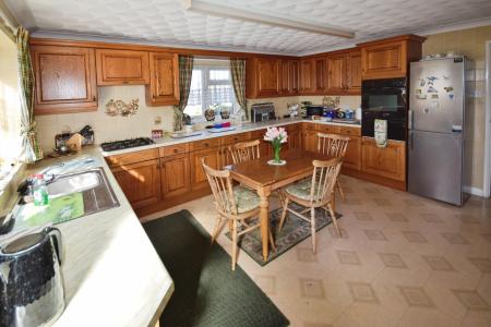 3 bedroom Bungalow for sale in Church Lane, Skegness, PE25