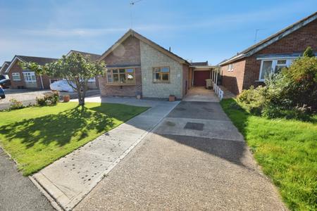 3 bedroom Bungalow for sale in Holden Drive, Burgh Le Marsh, PE24