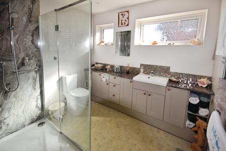 3 bedroom Bungalow for sale in Holden Drive, Burgh Le Marsh, PE24