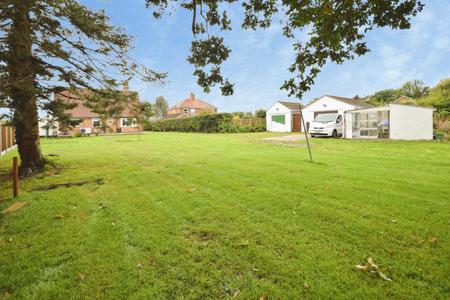 2 bedroom Detached bungalow for sale in Wainfleet Road, Irby In The Marsh, PE24