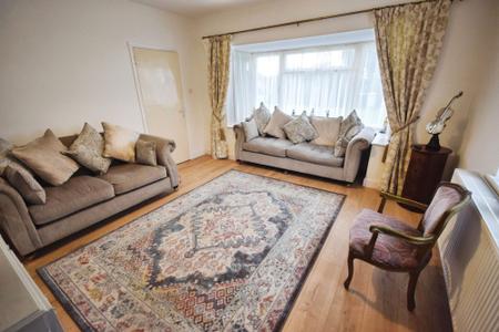 3 bedroom Detached bungalow for sale in Wainfleet Road, Irby-In-The-Marsh, PE24