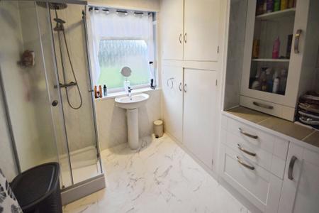 3 bedroom Detached bungalow for sale in Wainfleet Road, Irby-In-The-Marsh, PE24