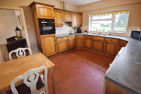 3 bedroom Detached bungalow for sale in Wainfleet Road, Irby-In-The-Marsh, PE24
