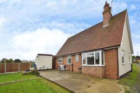3 bedroom Detached bungalow for sale in Wainfleet Road, Irby-In-The-Marsh, PE24