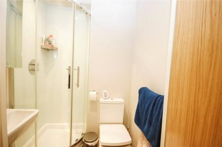 2 bedroom Flat to let in Grove Road, Weston-super-Mare