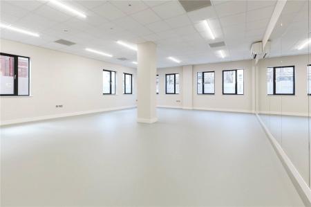 2 bedroom Flat to let in Grove Road, Weston-super-Mare