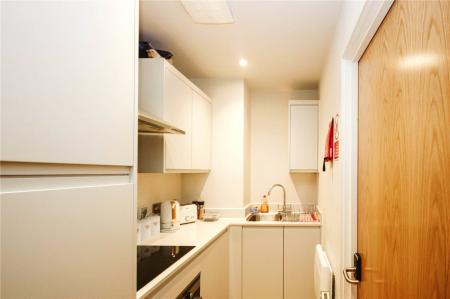 2 bedroom Flat to let in Grove Road, Weston-super-Mare