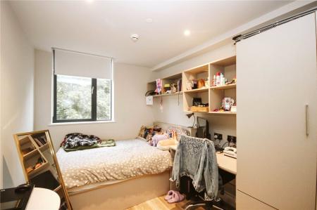 2 bedroom Flat to let in Grove Road, Weston-super-Mare