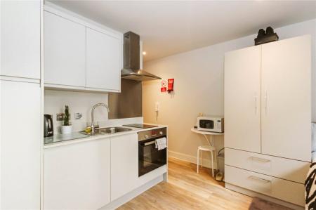 1 bedroom Studio flat to let in Grove Road, Weston-super-Mare