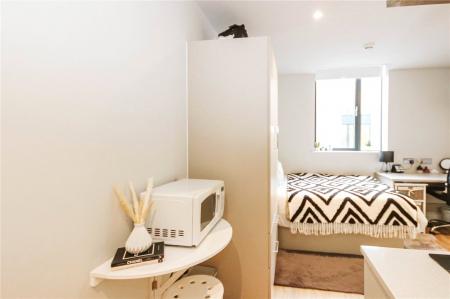 1 bedroom Studio flat to let in Grove Road, Weston-super-Mare