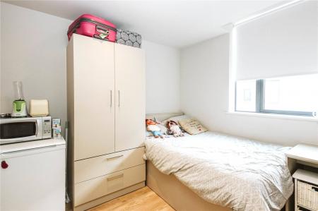 1 bedroom Studio flat to let in Grove Road, Weston-super-Mare