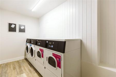 2 bedroom Flat to let in Grove Road, Weston-super-Mare