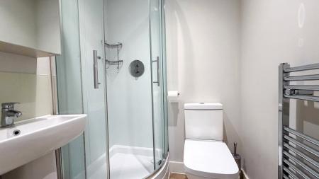 2 bedroom Flat to let in Grove Road, Weston-super-Mare