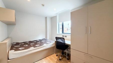 2 bedroom Flat to let in Grove Road, Weston-super-Mare
