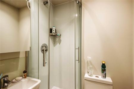 2 bedroom Flat to let in Grove Road, Weston-super-Mare