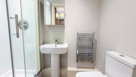 5 bedroom Flat to let in Wadham Street, Weston-super-Mare