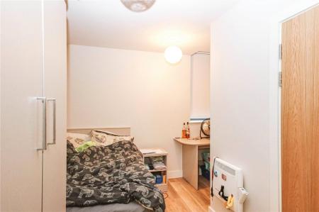 5 bedroom Flat to let in Wadham Street, Weston-super-Mare