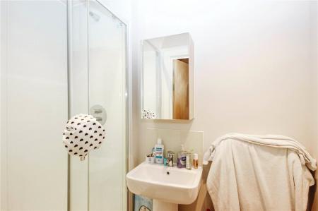 5 bedroom Flat to let in Wadham Street, Weston-super-Mare