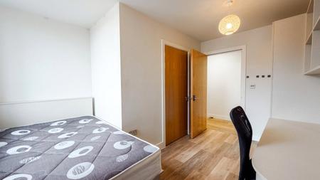 5 bedroom Flat to let in Wadham Street, Weston-super-Mare