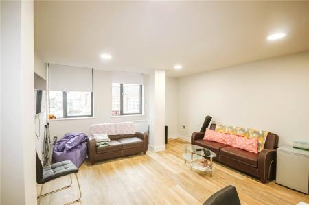 5 bedroom Flat to let in Wadham Street, Weston-super-Mare