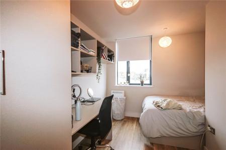 5 bedroom Flat to let in Wadham Street, Weston-super-Mare