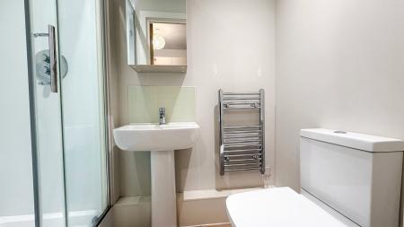 5 bedroom Flat to let in Wadham Street, Weston-super-Mare