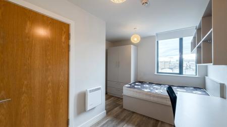 5 bedroom Flat to let in Wadham Street, Weston-super-Mare