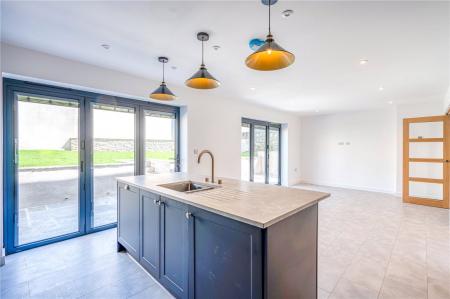 3 bedroom Detached house to let in Coronation Road, Bleadon