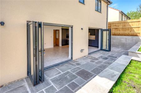 3 bedroom Detached house to let in Coronation Road, Bleadon