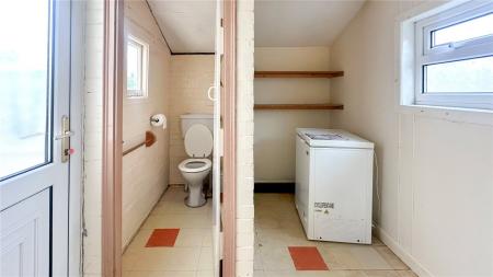 3 bedroom Semi-detached house to let in Burnham Road, Highbridge