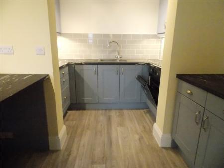 1 bedroom Flat to let in Church Street, Highbridge