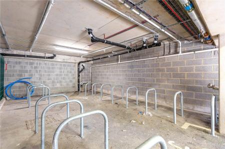 1 bedroom Ground floor flat to let in Cheswick Campus, The Square