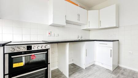 2 bedroom Flat to let in Highbridge Road, Burnham-on-Sea