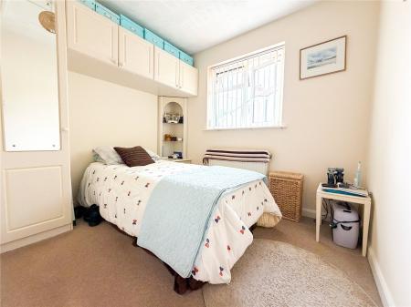 4 bedroom Semi-detached house for sale in Manor Close, East Brent