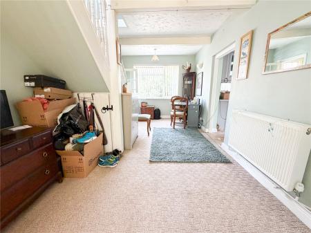 4 bedroom Semi-detached house for sale in Manor Close, East Brent